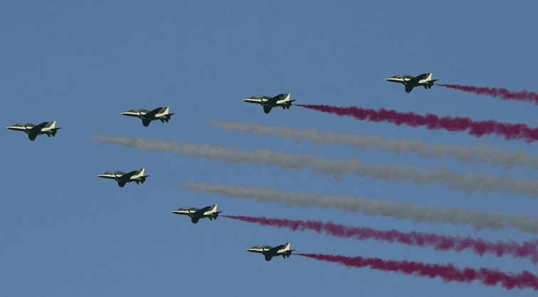 عروض القوات الجوية الملكية بمناسبة اليوم الوطني الـ 92